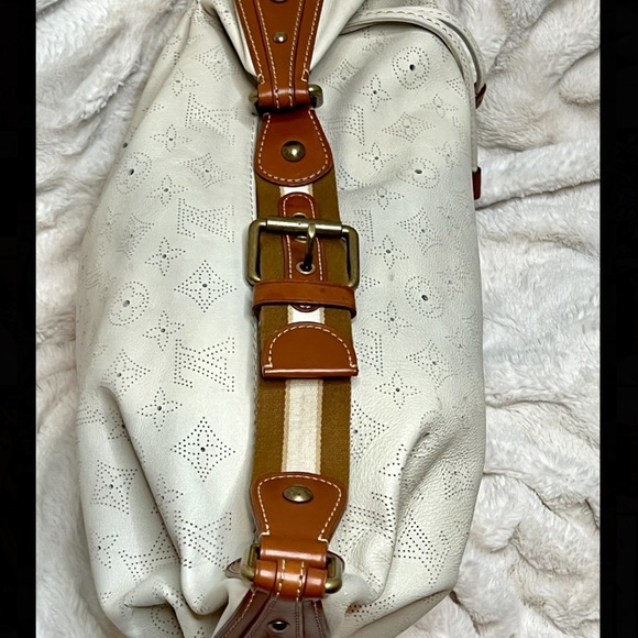 Louis Vuitton Perforated Monogram Leather Onatah GM Bag LIMITED EDITION! - Picture 5 of 9